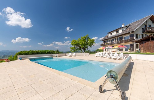 Trevignin Apartment | Apartment "Pécloz" in the gîte "Le Pré Charville" with mountain views and outdoor kitchen