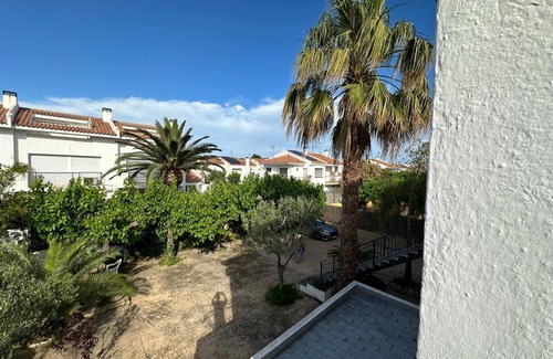 Altafulla Apartment | Apartment 'Piso Altafulla' with Shared Garden and Balcony