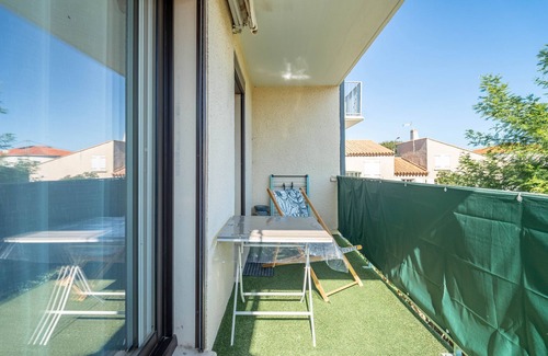 Maraussan Apartment | Apartment 'Près Grands Buffet Et Centre Ville' with Balcony and Wi-Fi