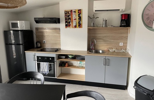 Bourg-les-Valence Apartment | Apartment-Private Bathroom-Mountain view-Crussol 2