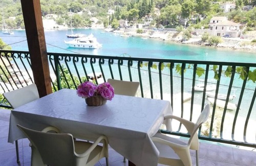 Rogac Apartment | Apartment Primo - sea view: A3(4) - Cove Banje (Rogac), Island Solta, Croatia