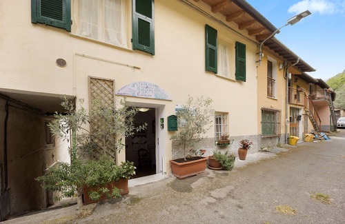 Nasino Apartment | Apartment Profumo di Lavanda Lilla with Mountain View & Wi-Fi