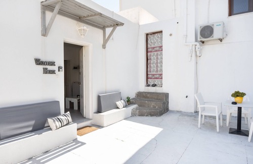 Vourvoulos Apartment | Apartment 'Psarrou Residence' with Sea View, Wi-Fi and Air Conditioning