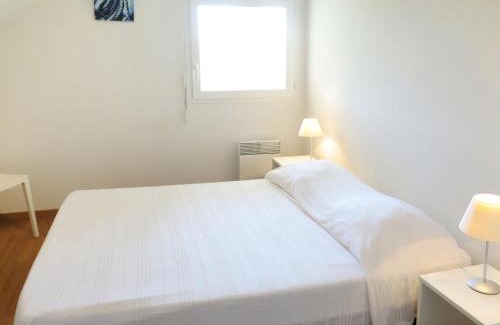 Biscarrosse Plage Apartment | Apartment Résidence Belle Dune-3 by Interhome