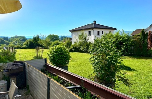 Velden am Worther See Apartment | Apartment 'Rachel' with Private Terrace, Private Garden and Wi-Fi