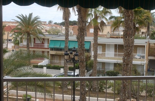Puerto de Mazarron Apartment | Apartment 'Reya' with Private Terrace, Shared Garden and Wi-Fi