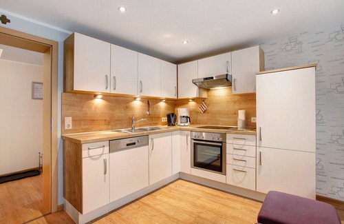 Untervalme Apartment | Apartment 'Richters Hof' with Mountain View, Shared Garden and Wi-Fi