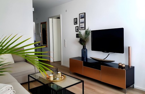 Aschach Apartment | Apartment 'Römerpark' with Shared Terrace and Wi-Fi