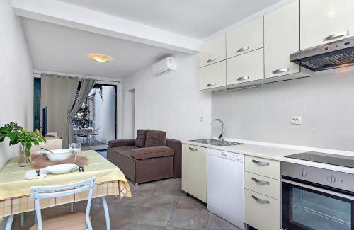 Pokrivenik Apartment | Apartment Rubin-3 by Interhome
