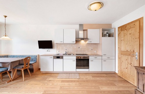 La Valle Apartment | Apartment 'Rungghof 2' with Mountain View, Shared Terrace and Wi-Fi