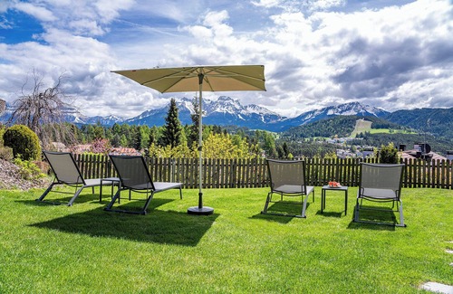 Nova Ponente Apartment | Apartment "Schlossberg Rosengarten" with Mountain View, Private Finnish Sauna & Garden