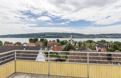 Gaienhofen Apartment | Apartment 'See- Panorama' with Lake View, Balcony and Wi-Fi