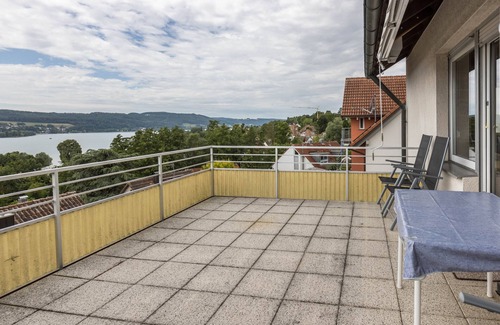 Gaienhofen Apartment | Apartment 'See- Panorama' with Lake View, Balcony and Wi-Fi