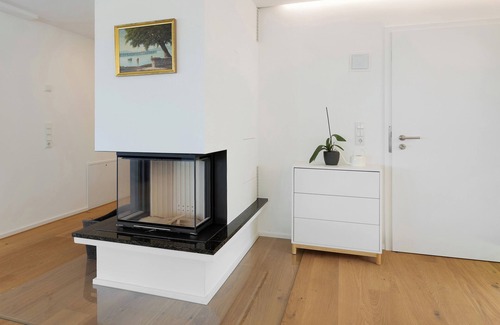 Gundholzen Apartment | Apartment "Seesehnsucht Höri" with Lake View, Terraces & Wi-Fi