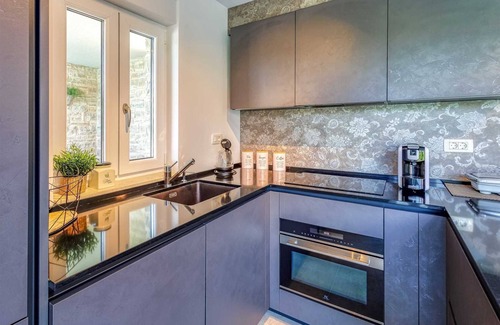 Njivice Apartment | Apartment Siora with pool