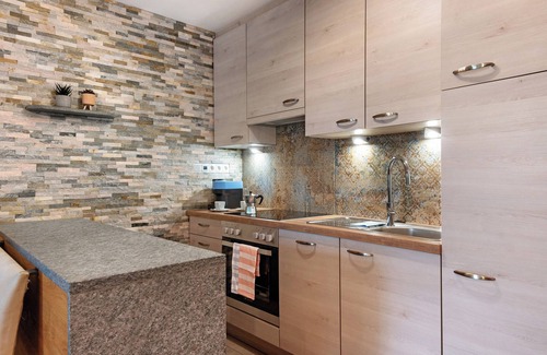 San Genesio Atesino Apartment | Apartment 'Sirona Lodge' with Private Terrace and Whirlpool
