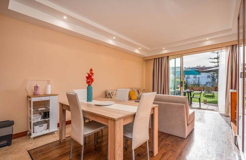 Estombar Apartment | Apartment 'Soeiro' with Shared Pool, Wi-Fi and Air Conditioning