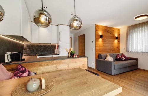 Pfalzen Apartment | Apartment 'Sonnlicht' with Mountain View, Private Terrace and Wi-Fi