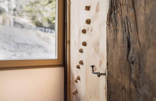 Santa Valburga Apartment | Apartment 'Steinbach Loft' with Mountain View, Sauna & Wi-Fi