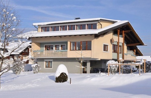 Faak am See House | Apartment Suite in Villa Karglhof (incl. 3 bedrooms, 2 bathrooms)