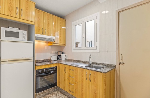 Santa Pola Apartment | Apartment 'Sunflower Costa Blanca' with Sea View, Wi-Fi and Air Conditioning