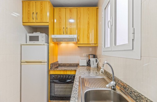 Santa Pola Apartment | Apartment 'Sunflower Costa Blanca' with Sea View, Wi-Fi and Air Conditioning