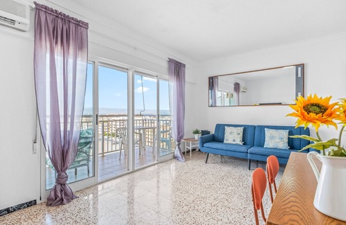 Santa Pola Apartment | Apartment 'Sunflower Costa Blanca' with Sea View, Wi-Fi and Air Conditioning