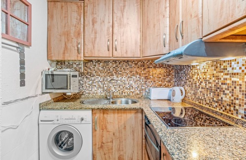 Santa Pola Apartment | Apartment 'Sunflower Alhambra' with Private Terrace, Balcony and Air Conditioning