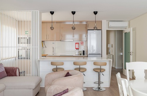 Darque Apartment | Apartment 'Surf and Chill House' with Mountain View, Wi-Fi and Air Conditioning