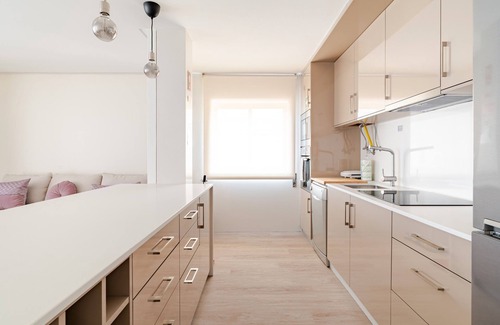Darque Apartment | Apartment 'Surf and Chill House' with Mountain View, Wi-Fi and Air Conditioning