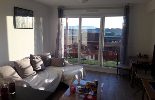 Frejus Apartment | Apartment t2 with swimming pool in secure residence
