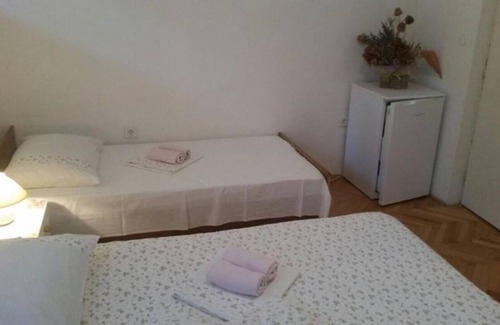 Istok Apartment | Apartment Tattoo - modern & free parking: R(3) - Makarska, Riviera Makarska, Croatia