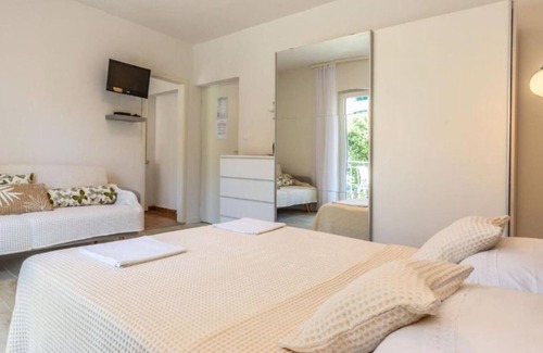 Istok Apartment | Apartment Tattoo - modern & free parking: SA2(3) - Makarska, Riviera Makarska, Croatia