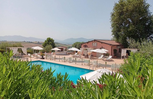 Fornole Apartment | Apartment 'Tenuta Marchesi Fezia - 1' with Shared Pool, Wi-Fi and Air Conditioning