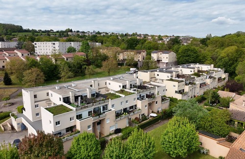 Vienne Apartment | Apartment 'Terrasse De Malissol' with Private Terrace, Private Garden and Wi-Fi