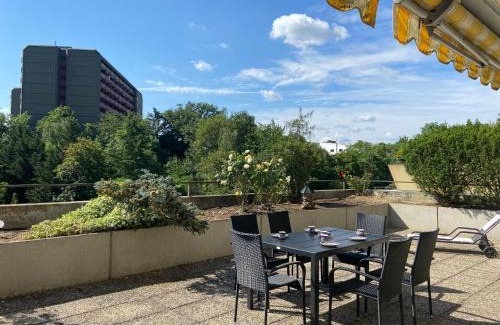 Lahnstein auf der Hohe Apartment | Apartment Terrassenwohnung am Kurpark by Interhome