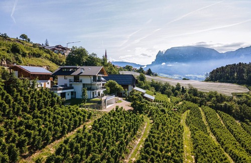 Renon Apartment | Apartment "Thalerhof Naturae Lignum" with Mountain View, Garden & Wi-Fi