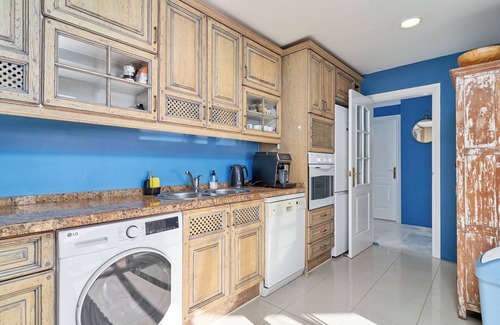 Almunecar Apartment | Apartment 'The Blue View' with Sea View, Wi-Fi and Air Conditioning