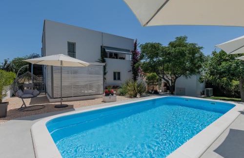 Vir Apartment | Apartment Tome-1 by Interhome