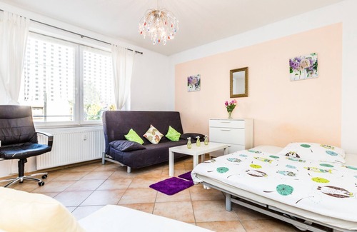 Troisdorf Apartment | Apartment Troisdorf Spich 4, 1 Wohn-/schlafzimmer, Max. 3 Personen