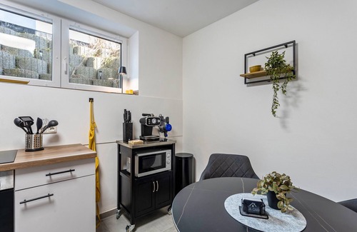 Lippstadt Apartment | Apartment "Tua Casa - Souterrain Appartment" with Wi-Fi