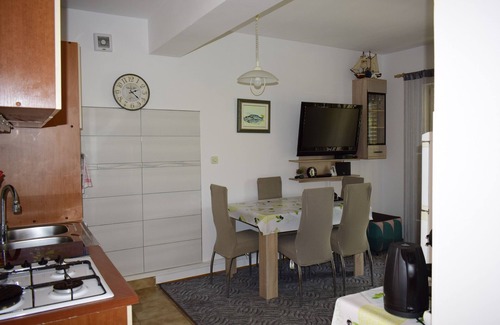 Malinska-Dubasnica Apartment | Apartment Tulip