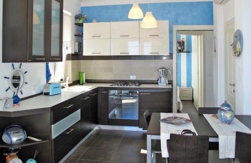 Poggi Apartment | Apartment Ulivi sul Mare by Interhome