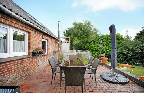Steinbergkirche Apartment | Apartment 'Urlaub An Der Ostsee ' with Shared Pool, Private Terrace and Wi-Fi