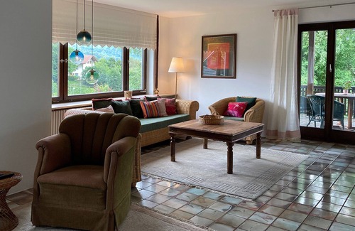 Bergen Apartment | Apartment "Viel Raum für Ferien" with Garden, Terrace & Mountain View