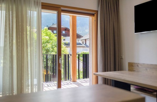 Valdaora di Mezzo Apartment | Apartment 'Villa Kriendl Nr 1 Lanzwiese' with Mountain View, Private Terrace and Wi-Fi