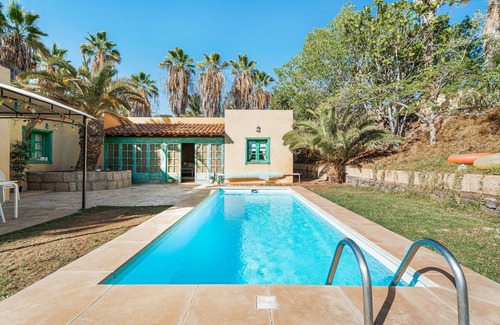 Adeje Villa | Apartment 'Villa Colliure' with Sea View, Private Pool and Wi-Fi