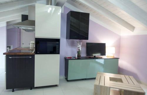 Arona Apartment | Apartment Viole, cozy attic set in the old town next to the lake