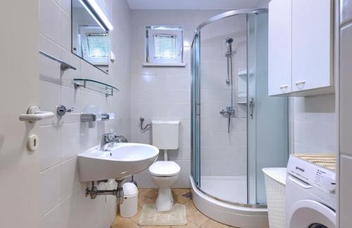 Stinjan Apartment | Apartment Vivoda by Interhome