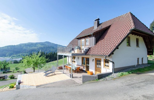 Hausach Apartment | Apartment 'Vordersbergerhof' with Mountain View, Private Terrace and Wi-Fi